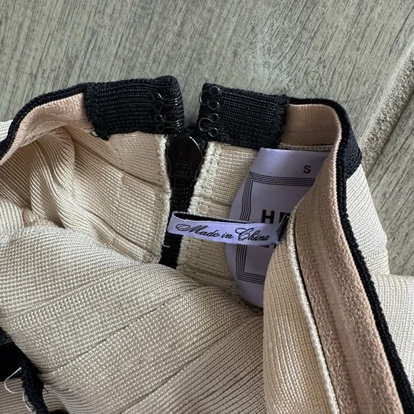 Herve Leger Beige and Black Mini Dress - Picture 11 of 12